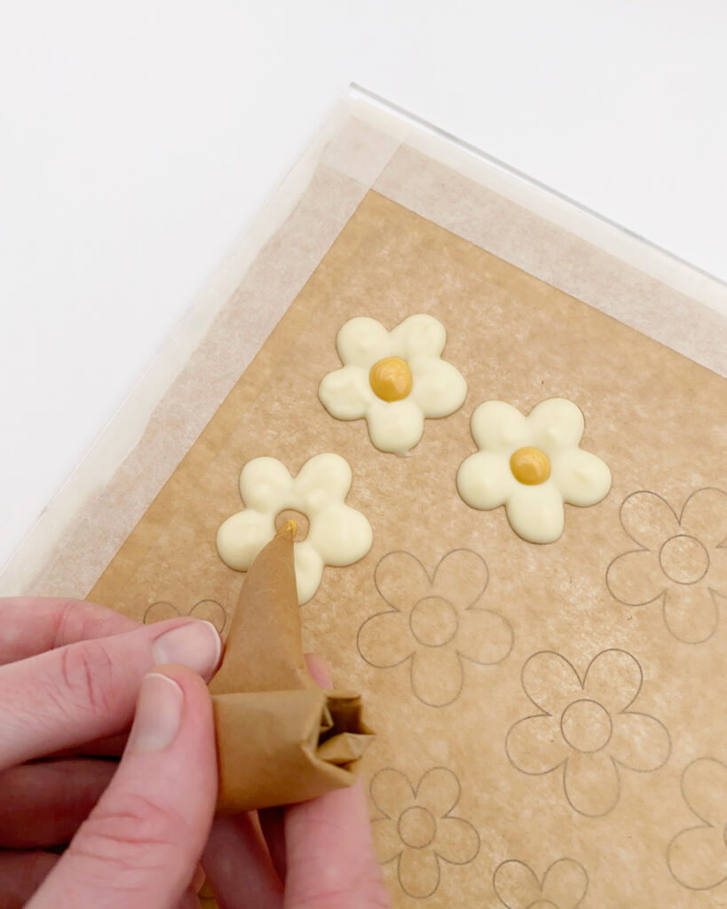 hand piping chocolate flower decoration centres